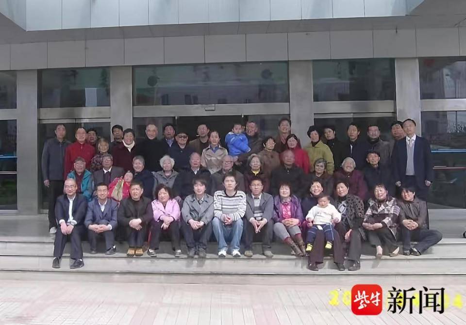 黄海之滨蔡家三代26人投身军营，八十年报
