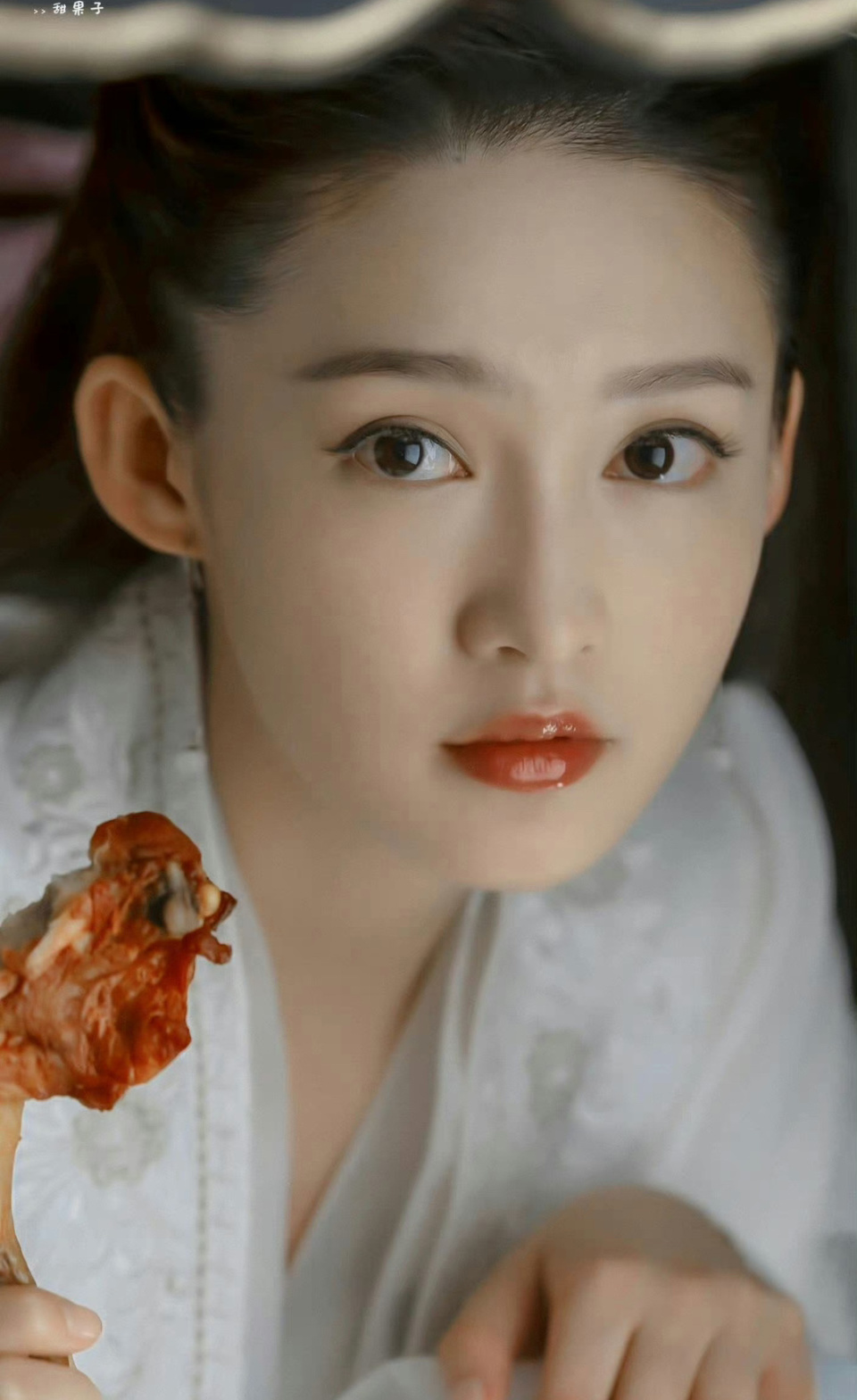 《庆余年2》杀青,李沁暂别林婉儿,一袭素净衣裙,清冷感拉满-腾讯新闻