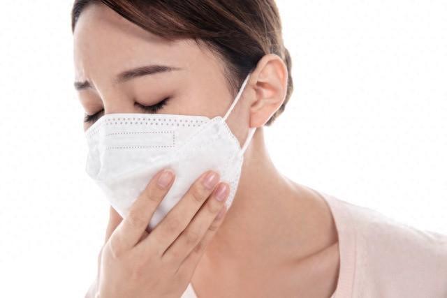 戴口罩"熏"到自己?3个小方法帮你去口臭_腾讯新闻