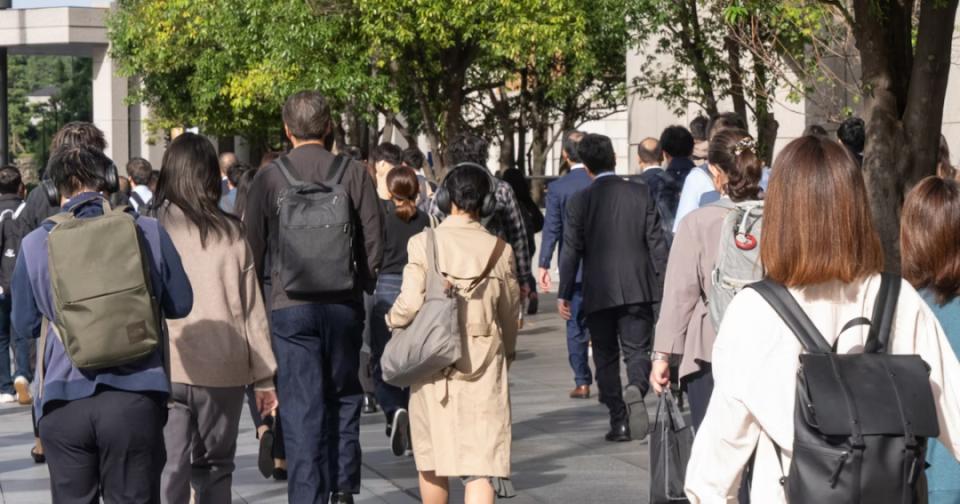 日本人开始悄悄退休了，没啥，就是不爱了