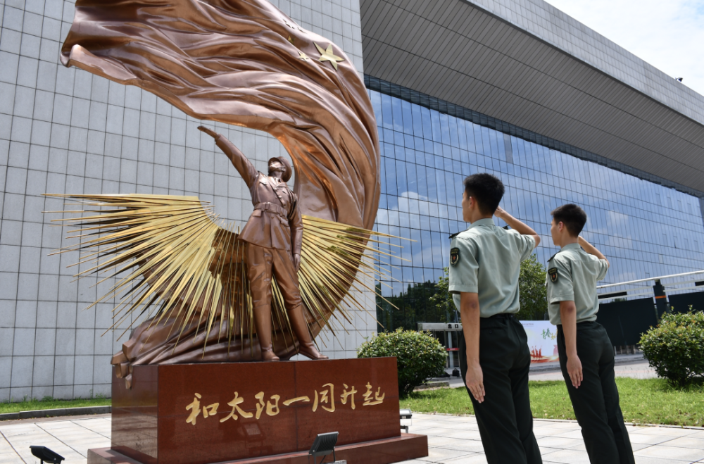 大学武警警官学院武警特种警察学院毕业快乐95希望大家在强军兴军的
