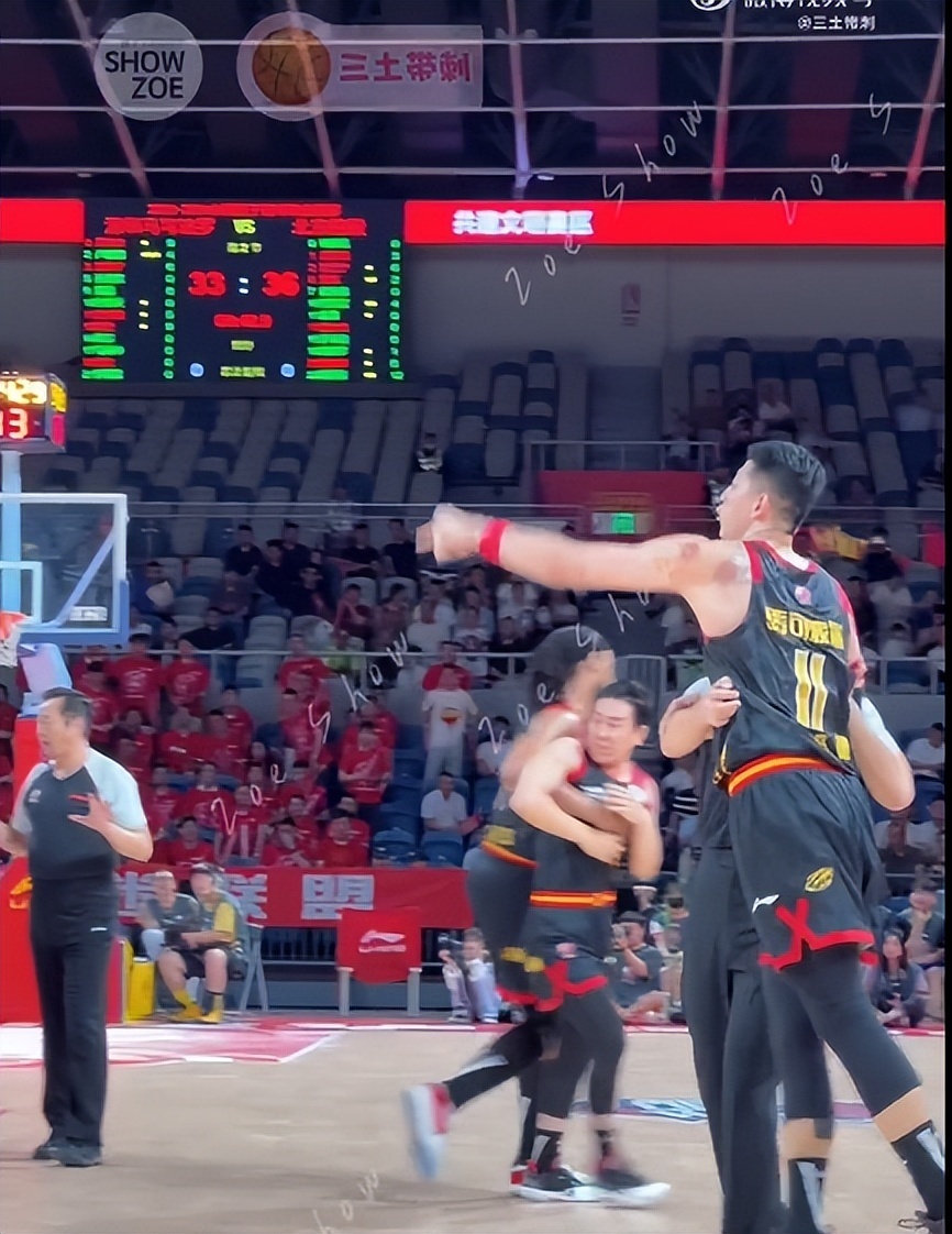 过分沈梓捷怒推孟子凯大骂他假摔闵鹿蕾冲进场呵斥大鸟口吐芬芳