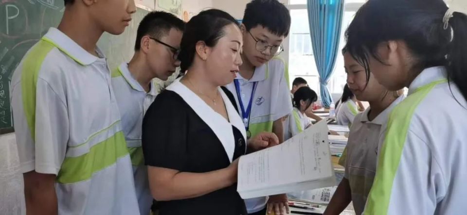 【黄平人才风采】清风沐桃李,明月润初心——黄平县第二中学高级教师