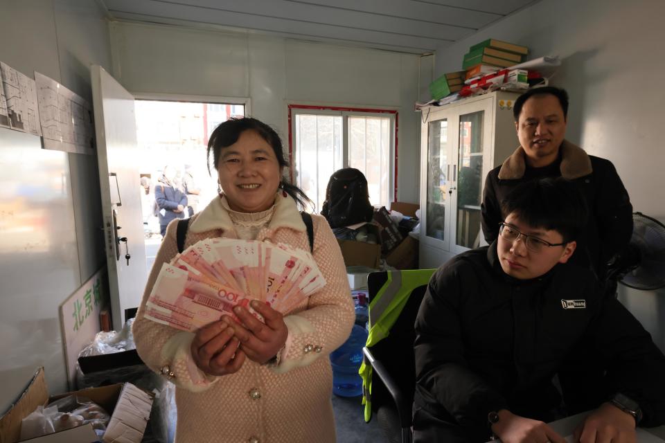 根治欠薪行动展开,拖欠工资现场发放!