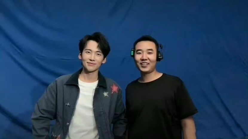 郭麒麟深夜登顶热搜第一 瘦到认不出 疑替父亲降热度