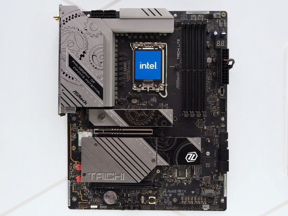 后置 usb 全 type-c,华擎展示英特尔平台下代 taichi aqua 主板