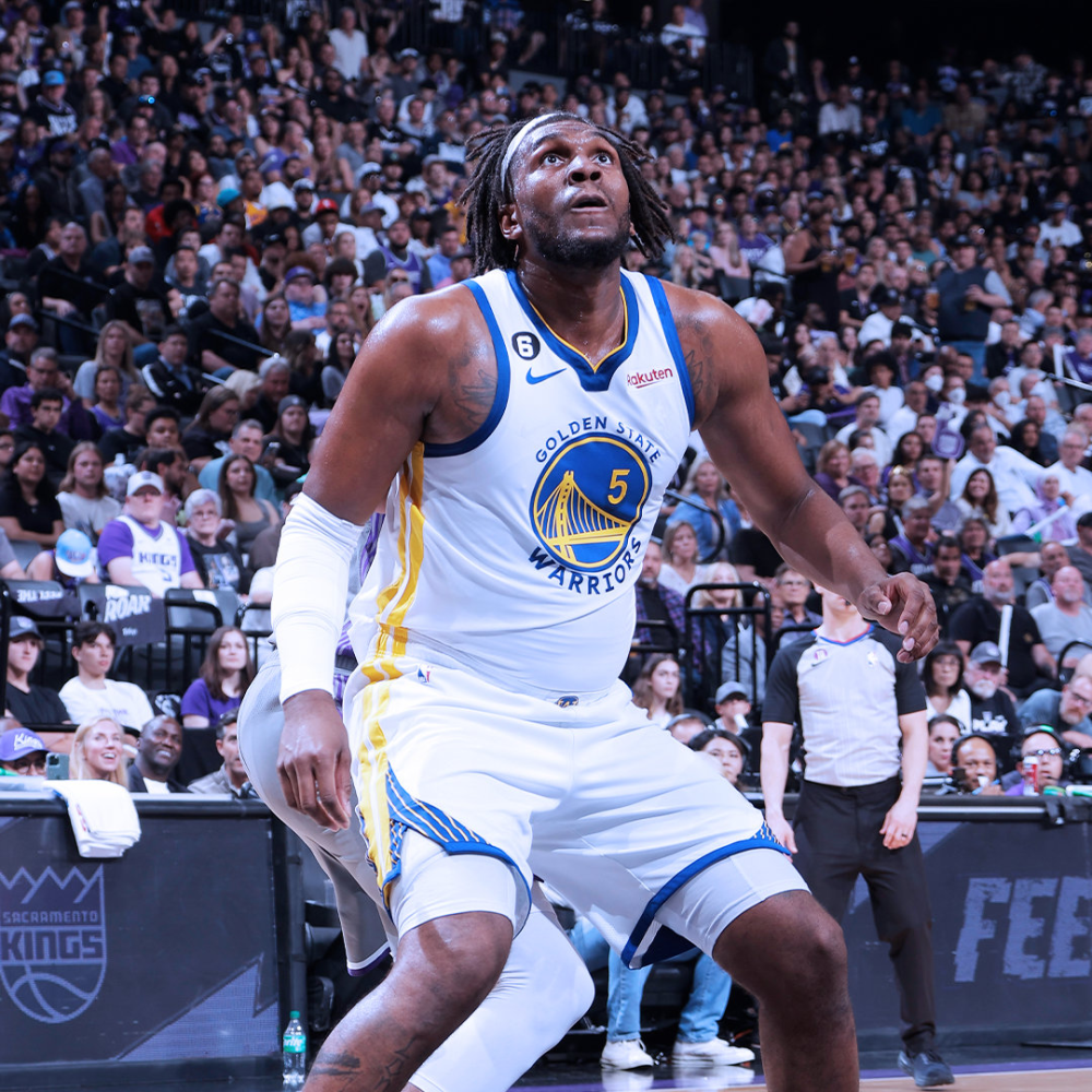 狂抢22篮板放弃千万年薪留在勇士鲁尼为何不去拿大合同