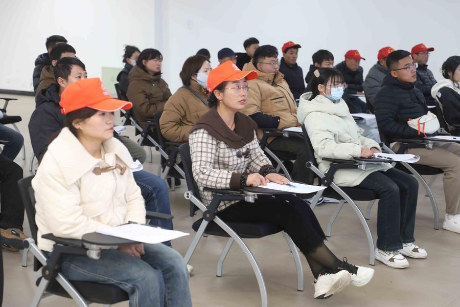 甘肃籍务工人员王花兰希望在青岛工作让生活更美好