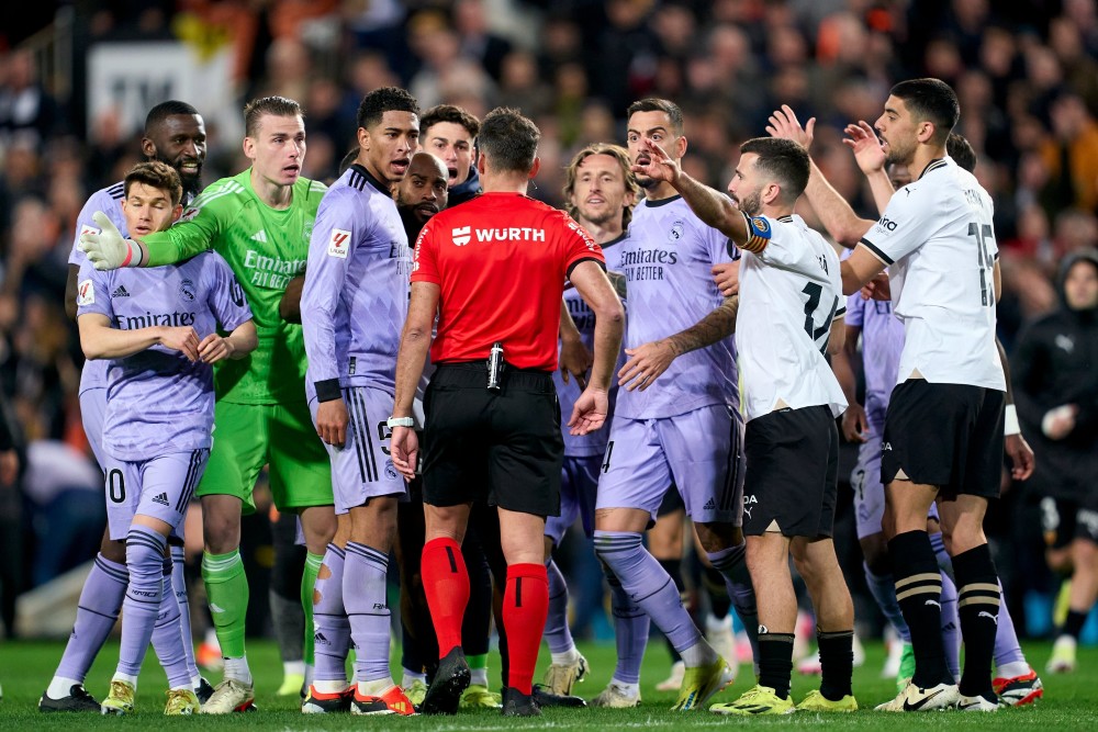 剧情跌宕起伏带你回顾瓦伦西亚vs皇马的最后时刻