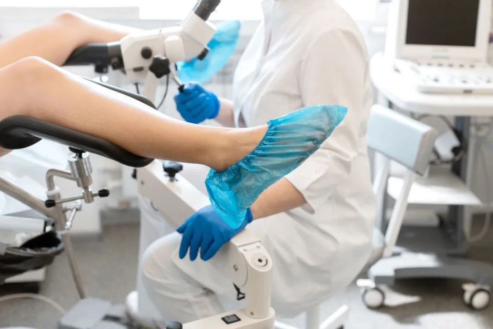冲洗,更不要用一些外用的洗剂,以免影响阴道分泌物和宫颈检查的取样