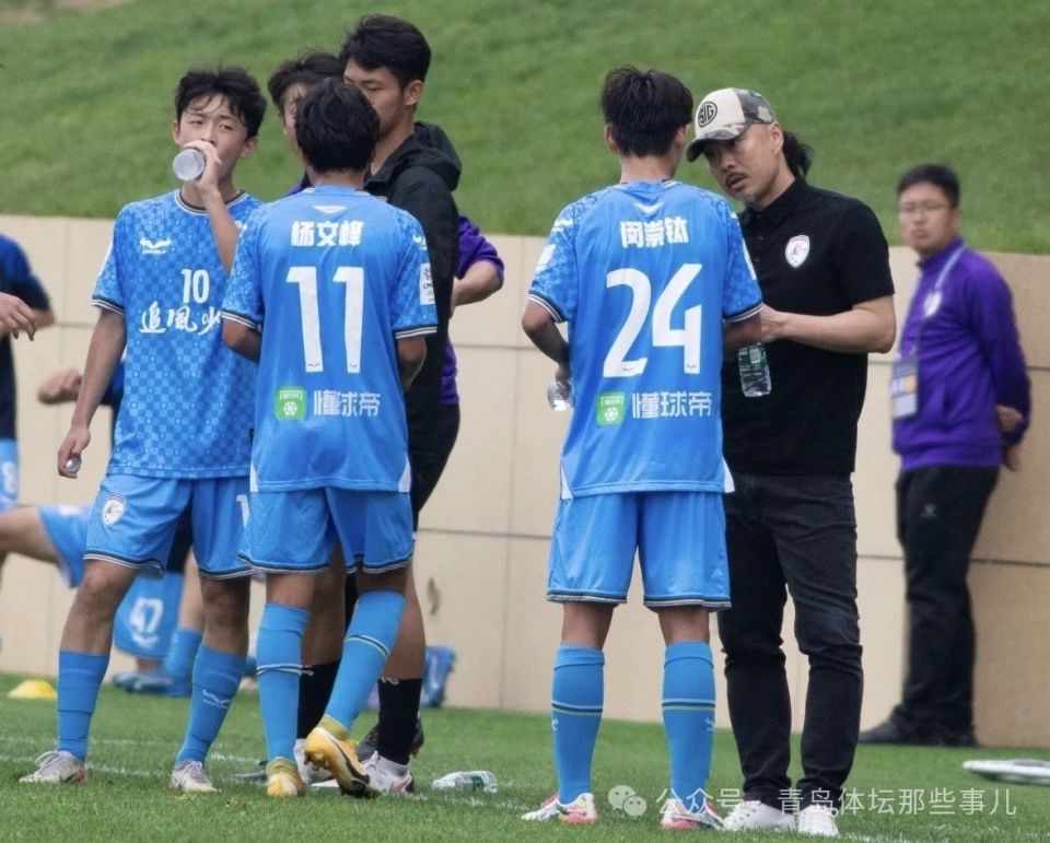 追风少年的执行教练是前国奥队球员隋勇,他曾与追风少年足球俱乐部