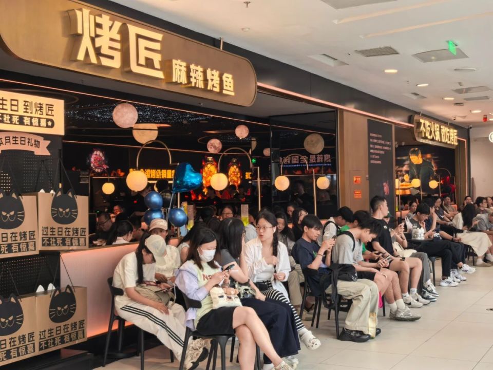 排队6小时到凌晨,这些网红餐厅你吃过几个?