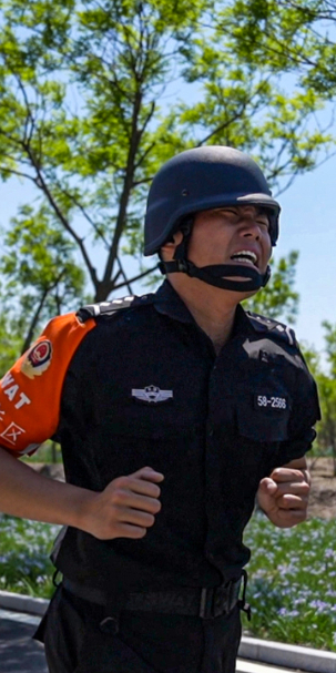 "帅"就一个字!直击特警超燃比武现场