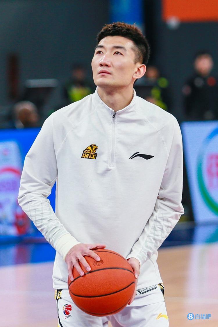 孙铭徽14投5中&罚球8中7 得到19分7板8助