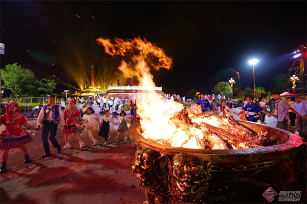 楚雄是全国两个彝族自治州之一,火把节作为彝族的传统节日,承载着深厚