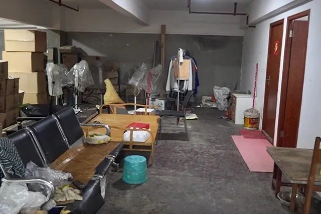 把私人住宅改建为仓库,商铺和住宅,这些都是典型的"三合一"场合