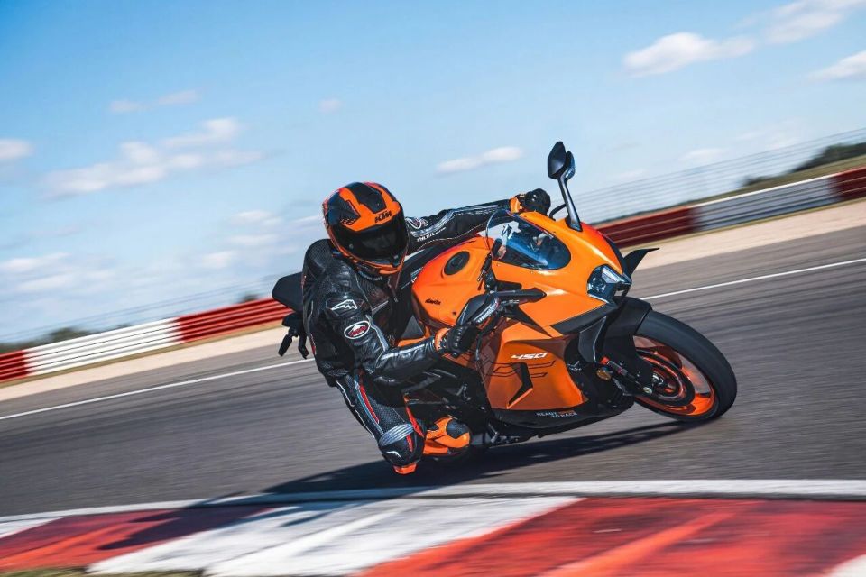 售价3.49万元，KTM RC450价格公布，到底是换壳、还是赛道小钢炮_腾讯新闻