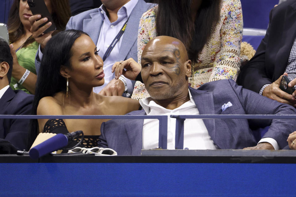 57岁泰森将重返擂台对阵27岁网红拳手泰森出场费或将超20亿