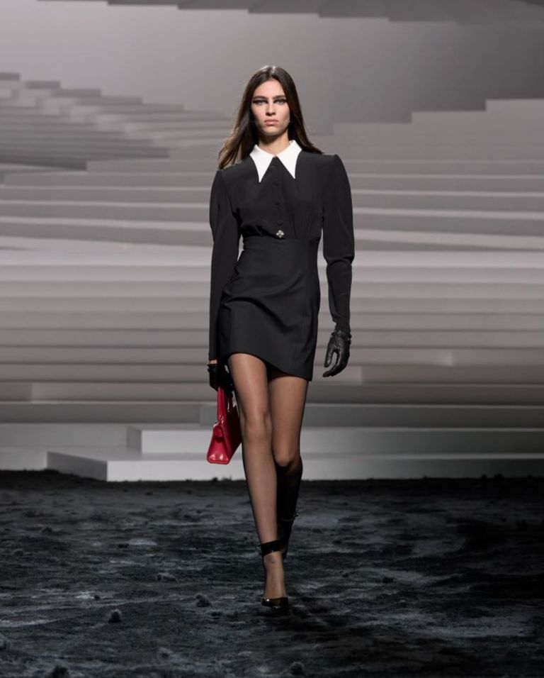 versace 发布2024秋冬系列_腾讯新闻