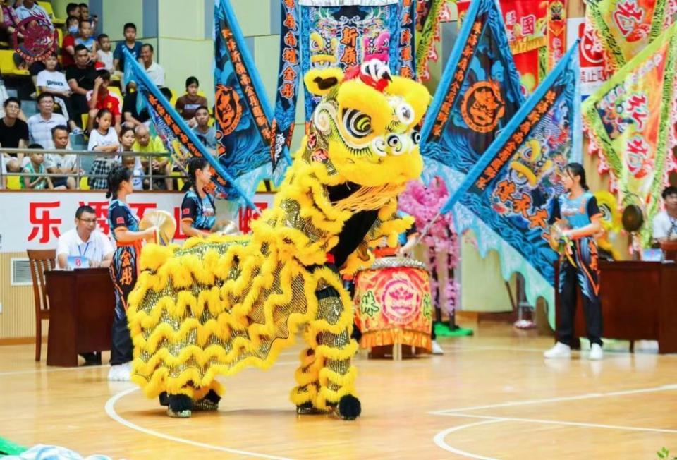 珠海：8名幼儿园教师组成的“女狮”队在省赛创佳绩_腾讯新闻