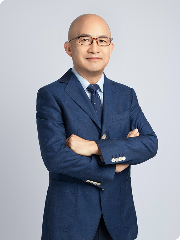 现年60岁的天图投资董事长,管理合伙人王永华,拥有人民大学和哥伦比亚