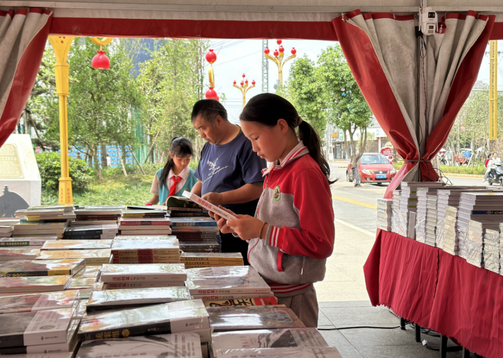 记者:何昕霖 张传超编辑:毛雪勰 罗贤慧美编:刘晓晓二审:杨珉川