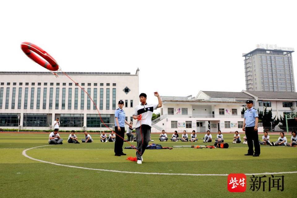 经开区分局,长江航运公安局镇江分局,大港中学师生及相关工作人员近