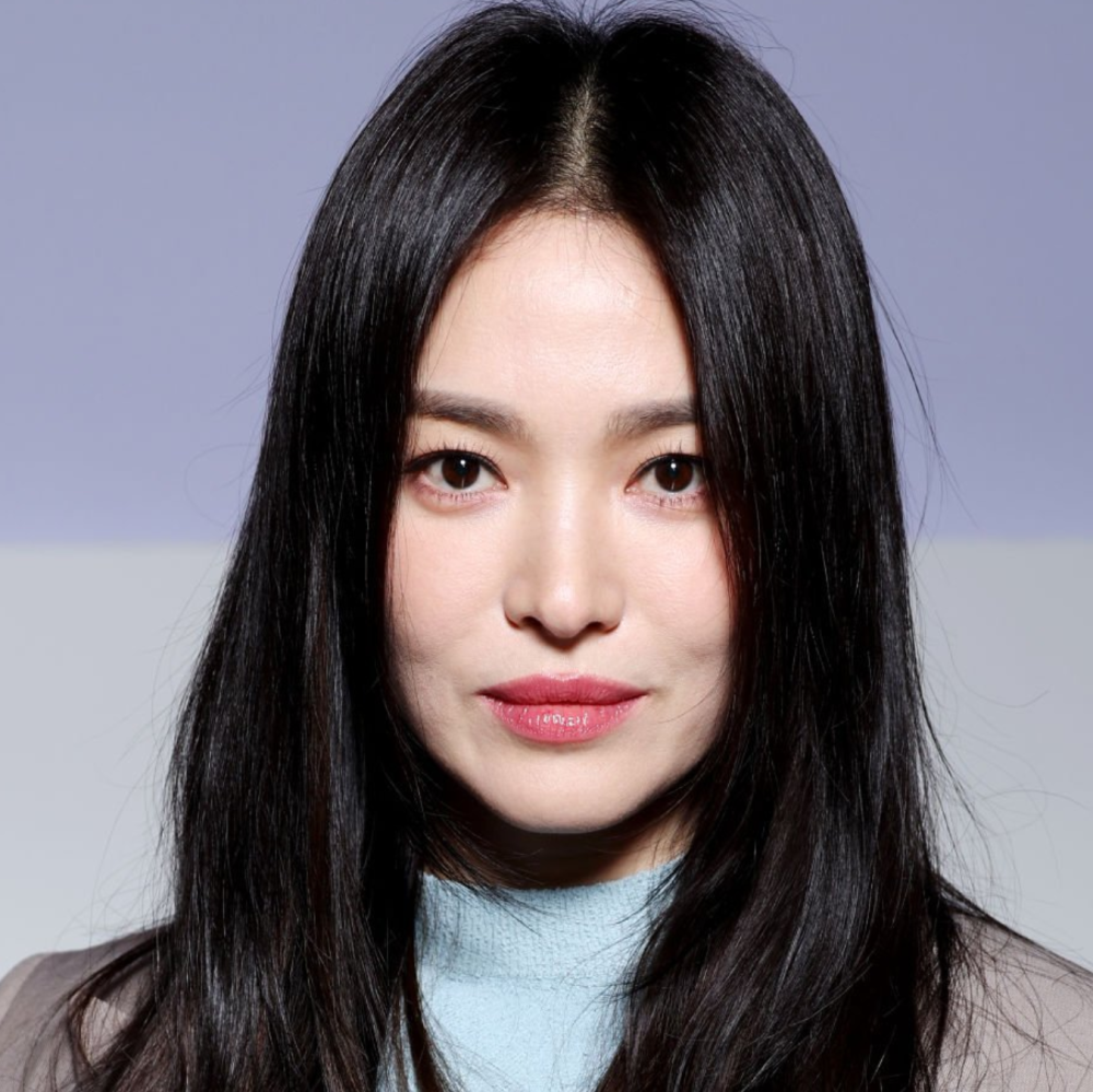 43岁宋慧乔生图没韩味,苹果肌肿胀太显老,手部皮肤符合实际年龄