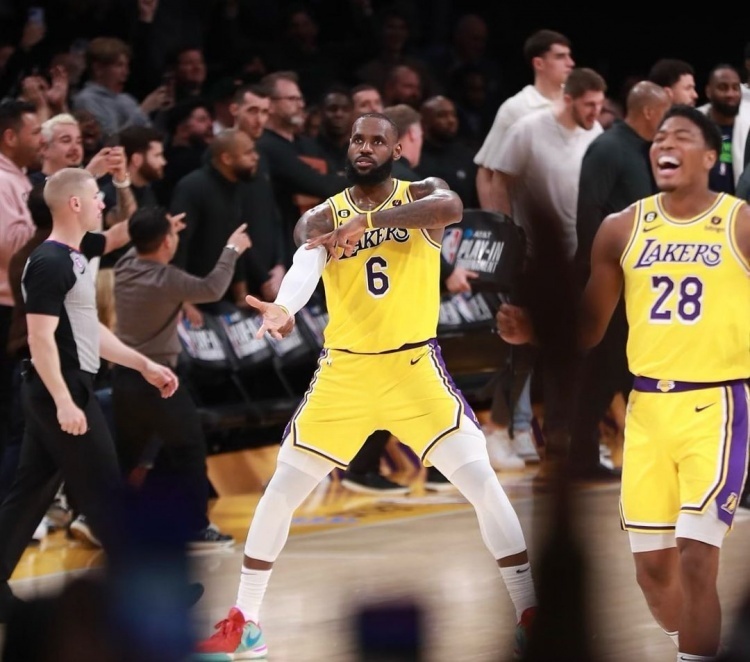 施罗德ins晒赛场照nba生涯第10年我们已付出了一切