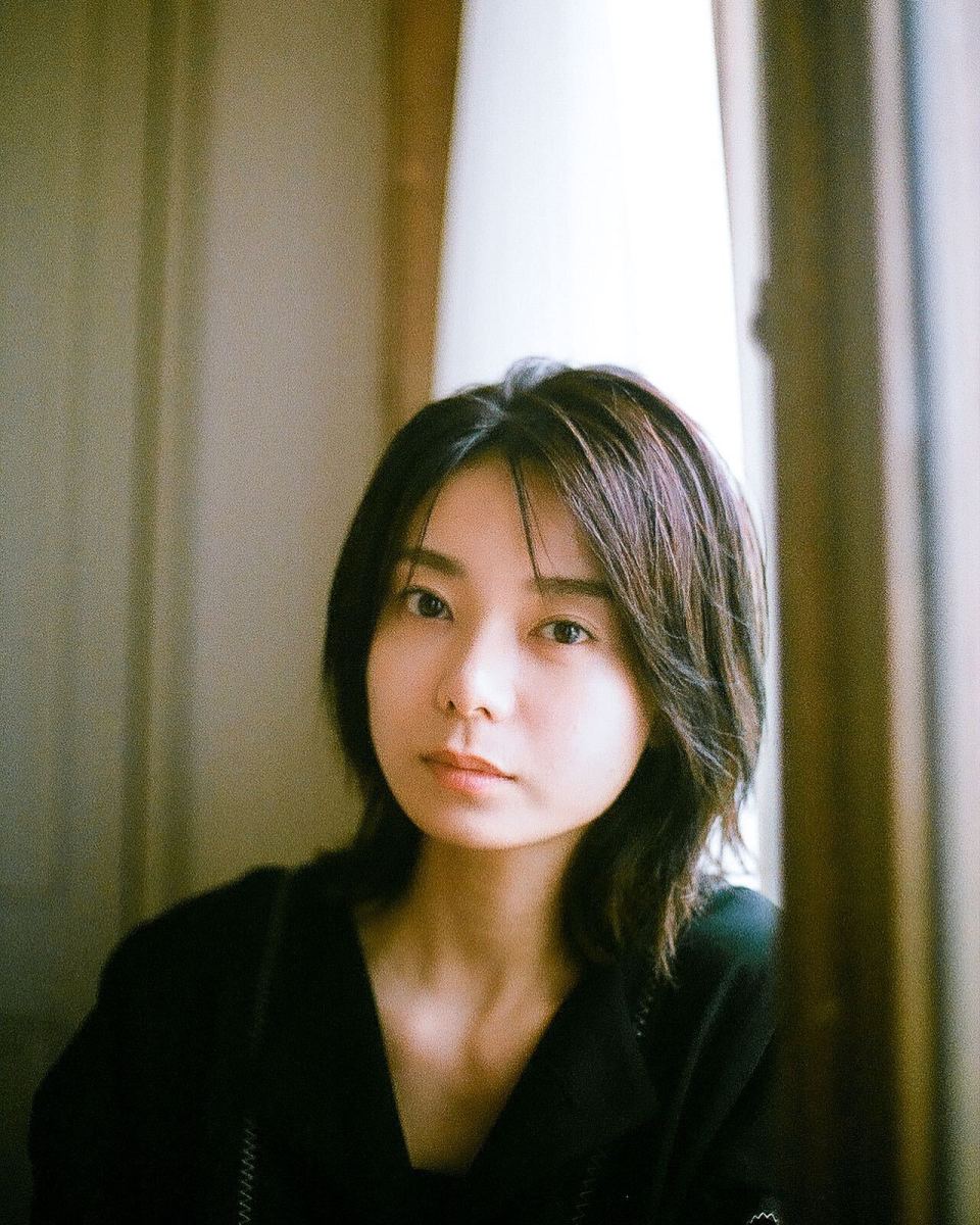 今天对阵中国男篮的比赛,森宽和同样来到现场,为主队以及丈夫助威.