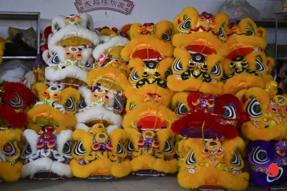 “刘备狮”“关羽狮”“张飞狮”......请选择你的“英雄”_腾讯新闻