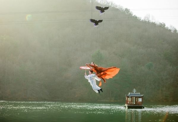 春日漫游季开启,木兰天池迎今年来最大旅游团_腾讯新闻
