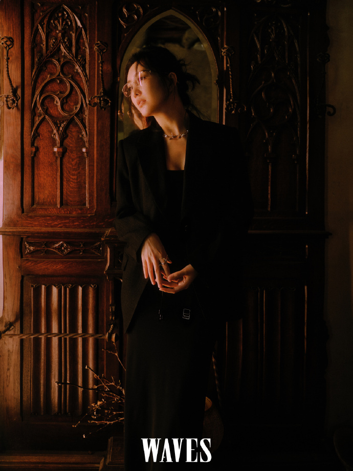 王鸥再登杂志封面,清纯灵动宛如初恋,知书达理别有韵味