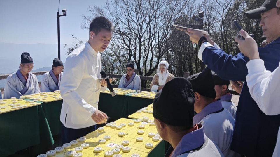 新宁县陈静个人简介图片