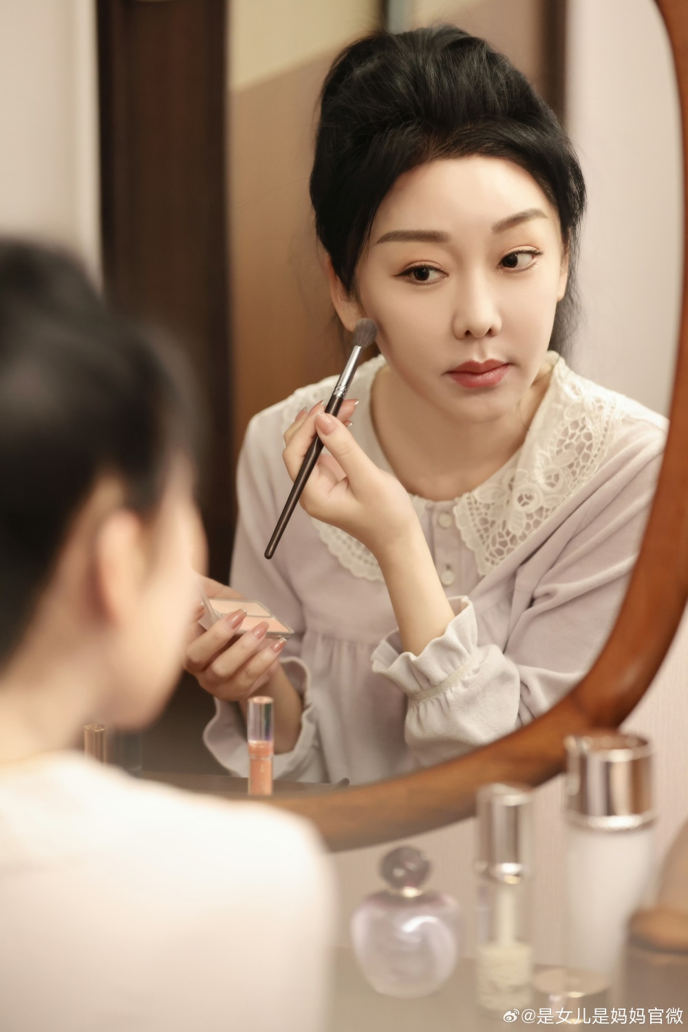 《是女儿是妈妈》,洞见两代女性的差异与魅力_腾讯新闻