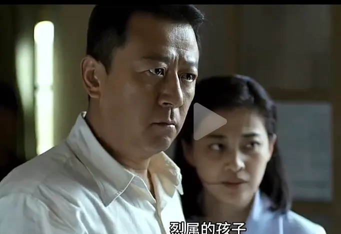 英雄飞行员赵虎牺牲,孩子竟遭校园霸凌,网友破防