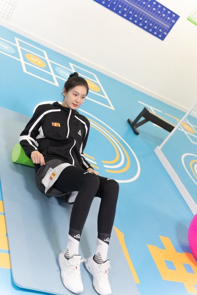 早日康复河北女篮球员郭子瑄晒训练照