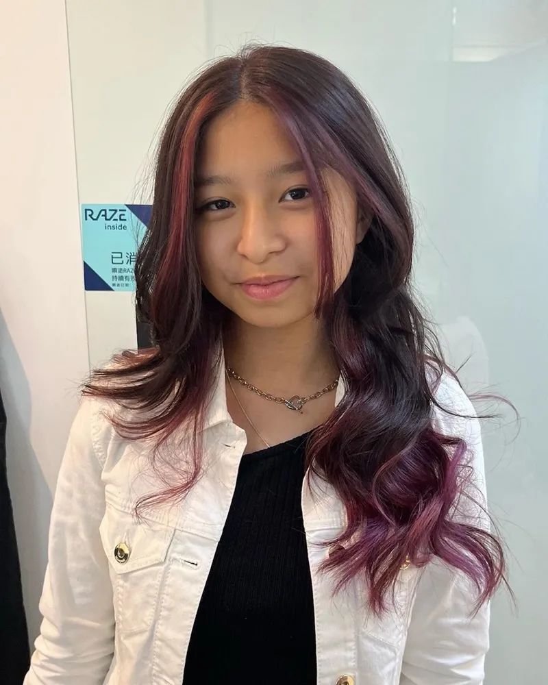 15岁谭芷昀染发尽显熟女味失去香港市场她依然混得风生水起