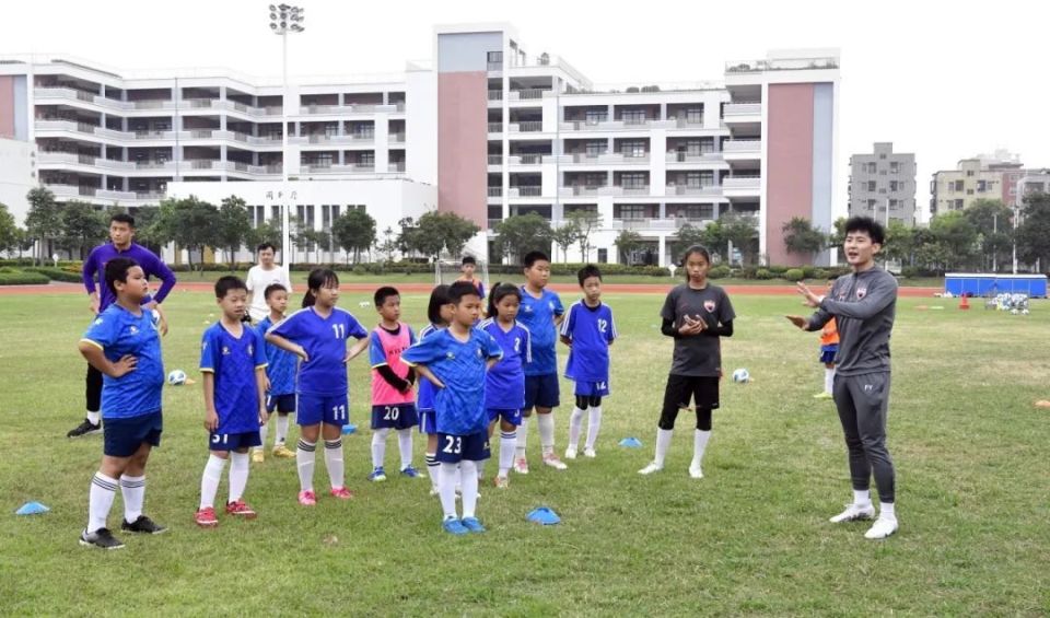 深足校园公开课走进龙岗同乐主力学校