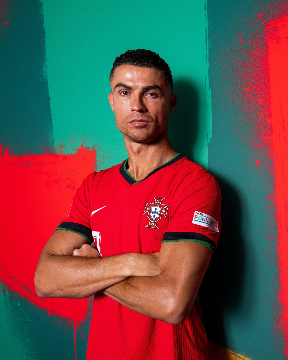 即将开始第6次欧洲杯之旅,欧洲杯官方发布c罗定妆照