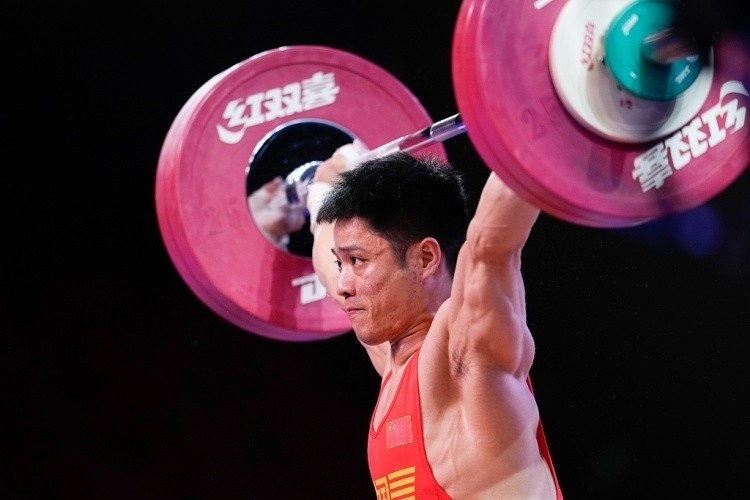 破抓举世界纪录举重世界杯61kg李发彬收获抓举总成绩两金