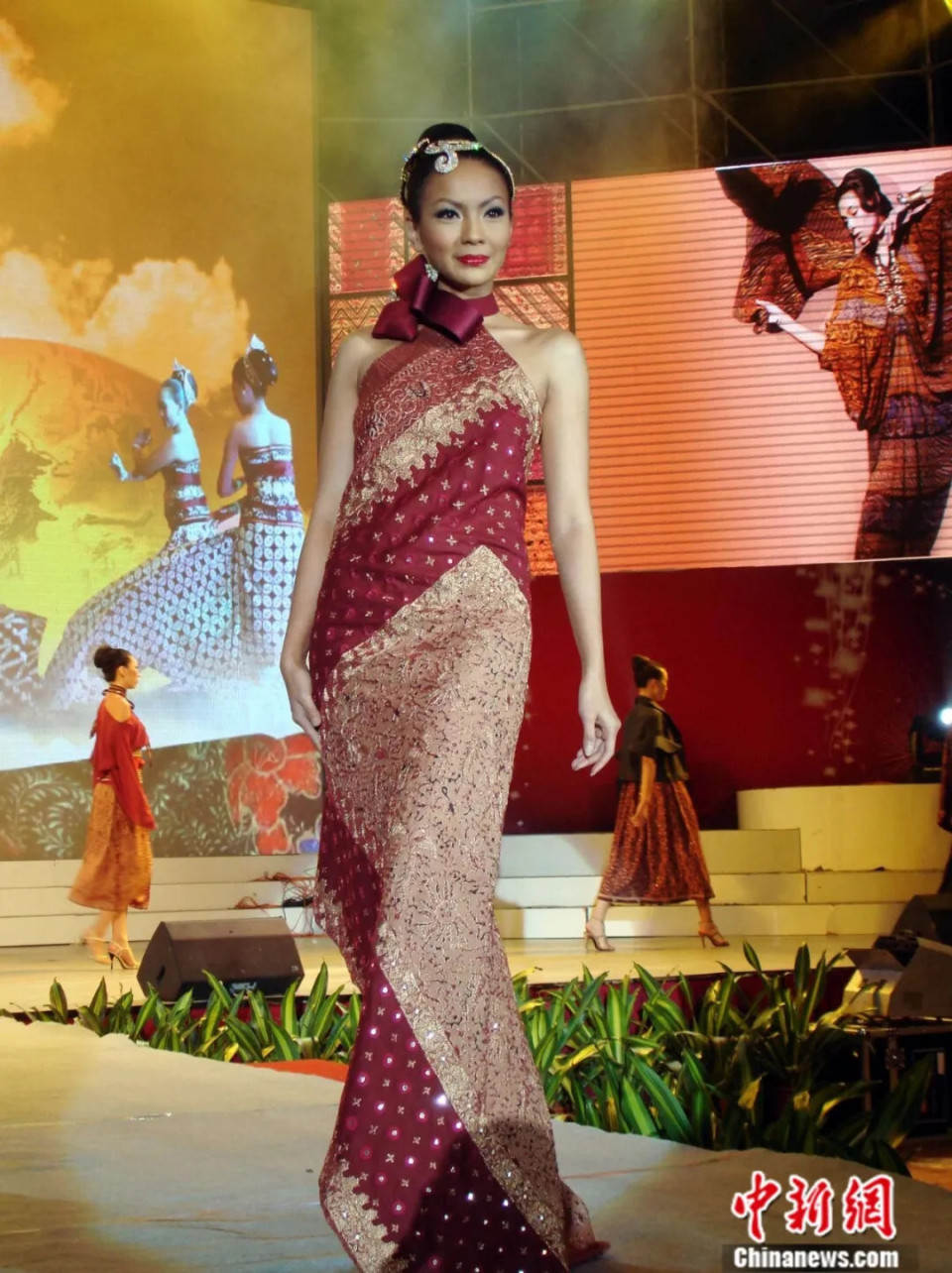 深入印尼人生活的方方面面,故而被视为印度尼西亚民族身份的象征