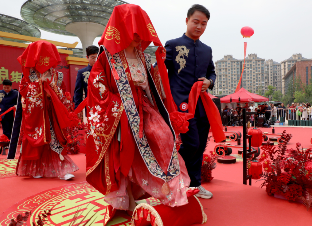 今天,六安这场婚礼,全城见证!_腾讯新闻