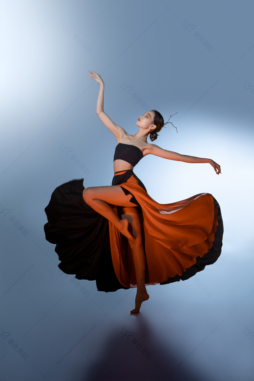 经常跳中国舞的女生和男生,身材其实和你想的不太一样.