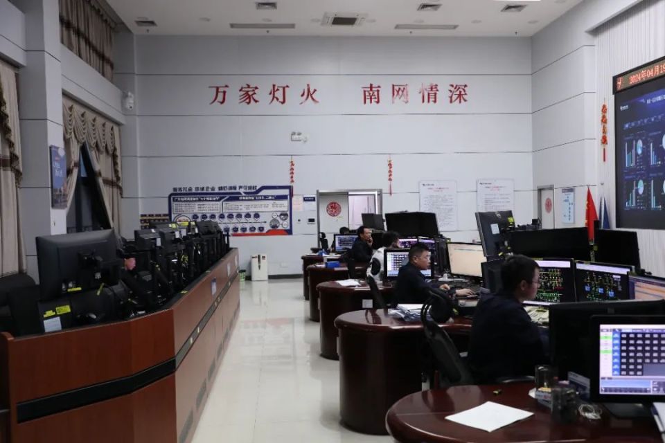 切实保障群众用电安全有序开展抢修复电清远供电局迅速安排应急资源