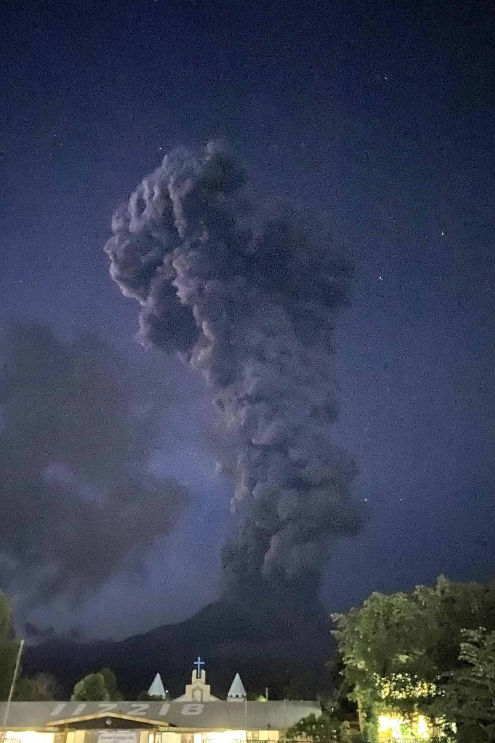 早安·世界|菲律宾坎拉翁火山喷发,警戒等级升至2级