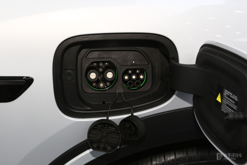 大空间 纯电续航401km 实拍比亚迪元up