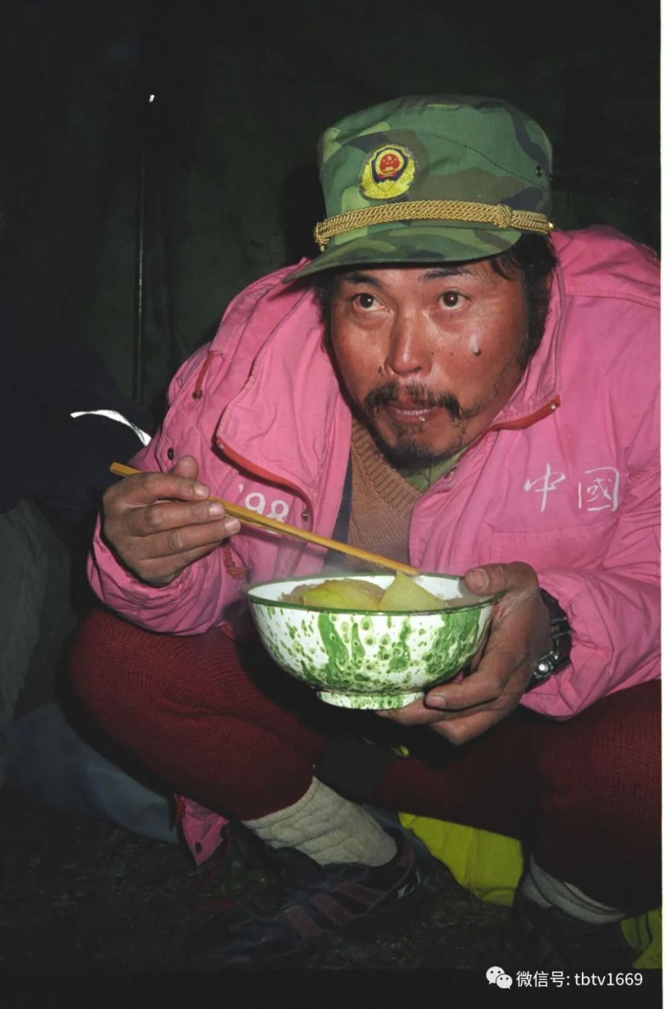 旧黑白照,漂流雅鲁藏布江的一次冲滩,1998西藏