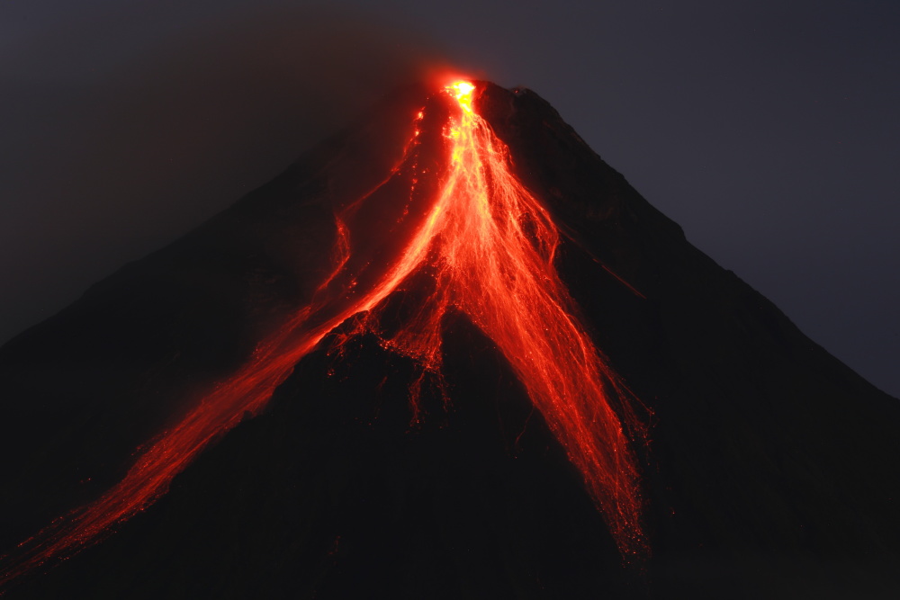 2020菲律宾火山大爆发图片