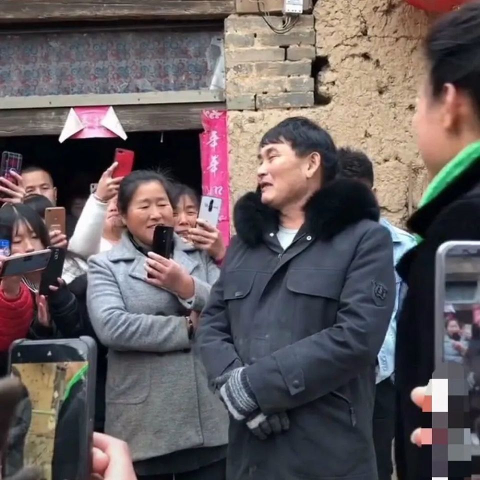 而罗大美离开抖音,他还是个走运暴富的"放牛娃"——在他原先的社会